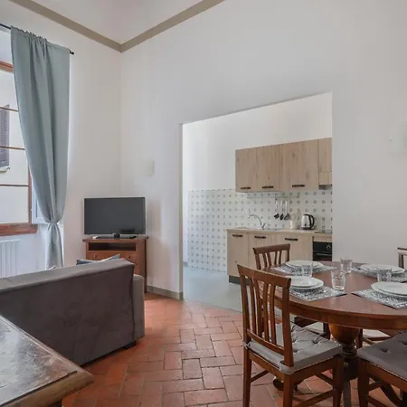 In Florence's Heart: Via Delle Seggiole 公寓