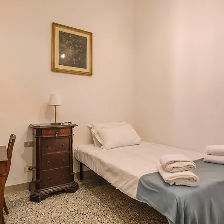 In Florence's Heart: Via Delle Seggiole 公寓